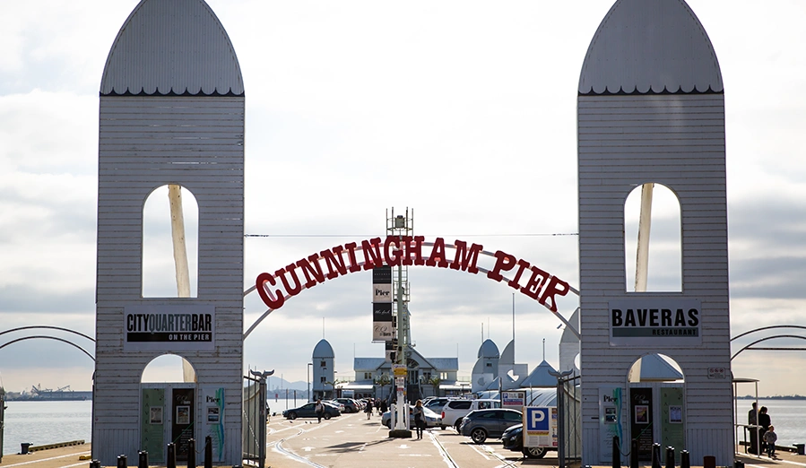 Cunningham-Pier-mobile